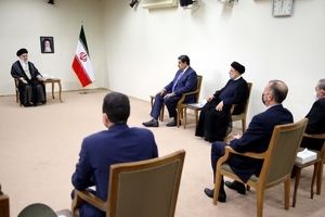 مقام معظم رهبری: تجربه ایران وونزوئلا نشان داد تنها راه پیروزی در برابر فشارهای آمریکا مقاومت است