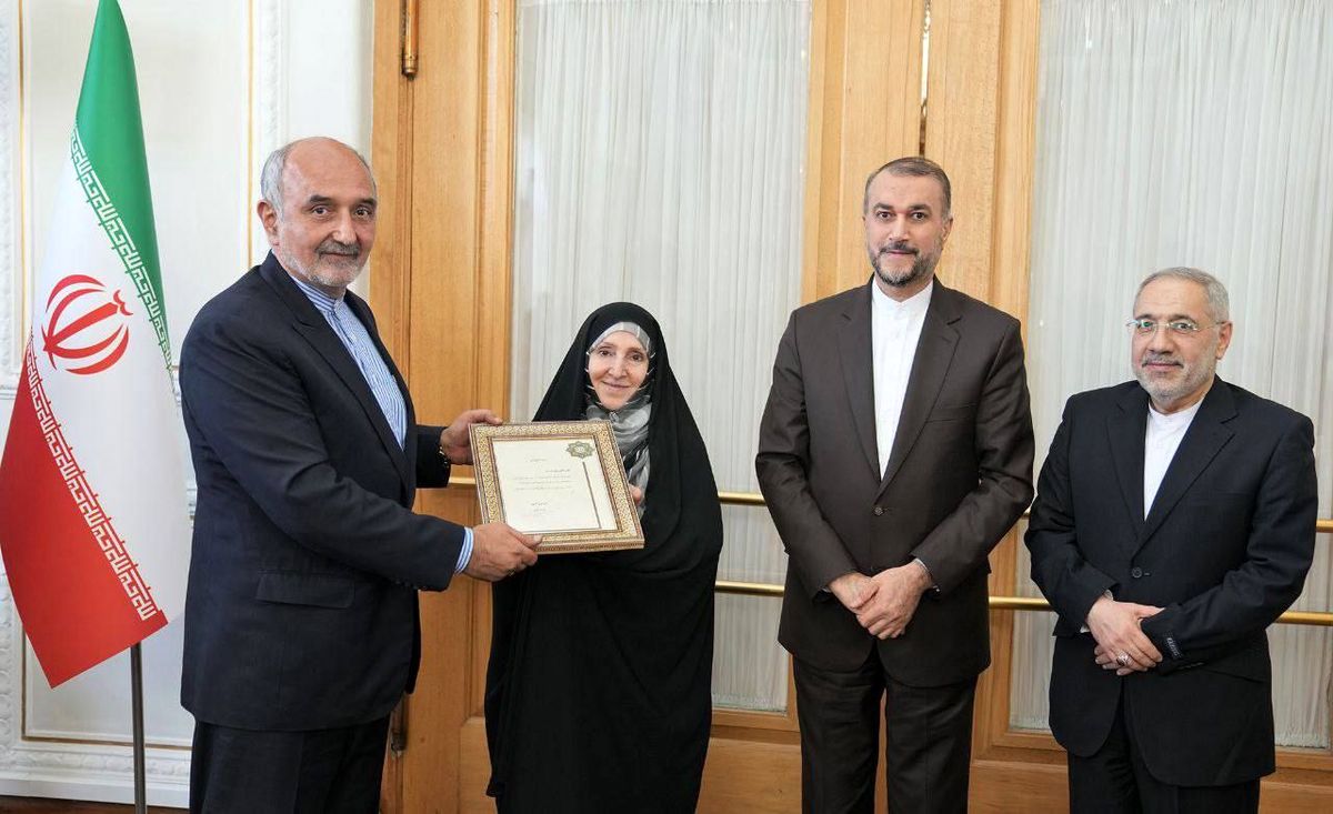 مدیرکل تشریفات وزارت خارجه برکنار شد؟!