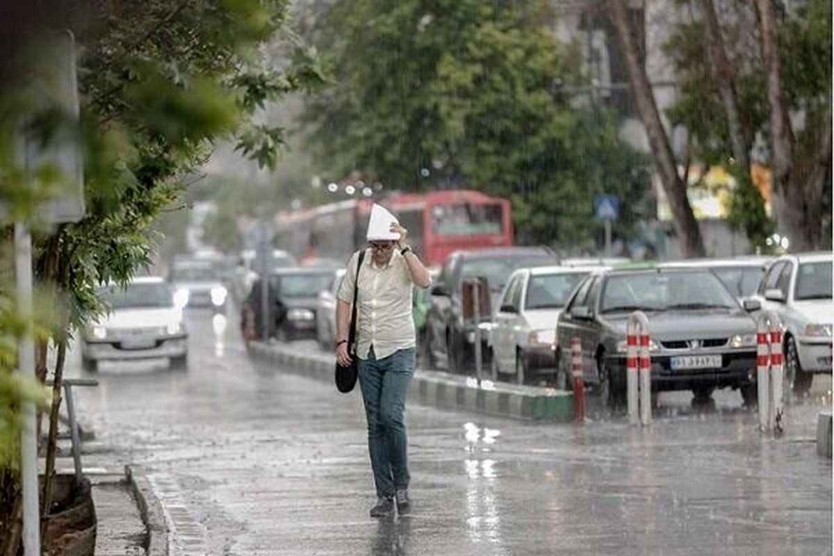 وزش باد شدید و بارش تگرگ در تهران