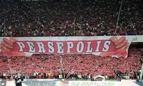 اعتراض هواداران پرسپولیس به وضعیت نقل و انتقالات باشگاه/ ویدئو