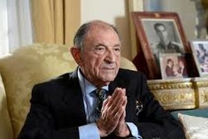 سفر در زمان؛ «اردشیر زاهدی» در کنار کرک داگلاس هنرپیشه آمریکایی و همسرش؛ دهه 50 