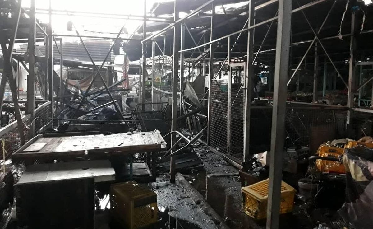 آتش سوزی در بازار تره‌ بار آبادان