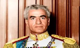 سفر در زمان؛ «محمدرضا پهلوی» در تیم فوتبال مدرسه لو رُزی در سوئیس؛ سال 1313/ عکس

