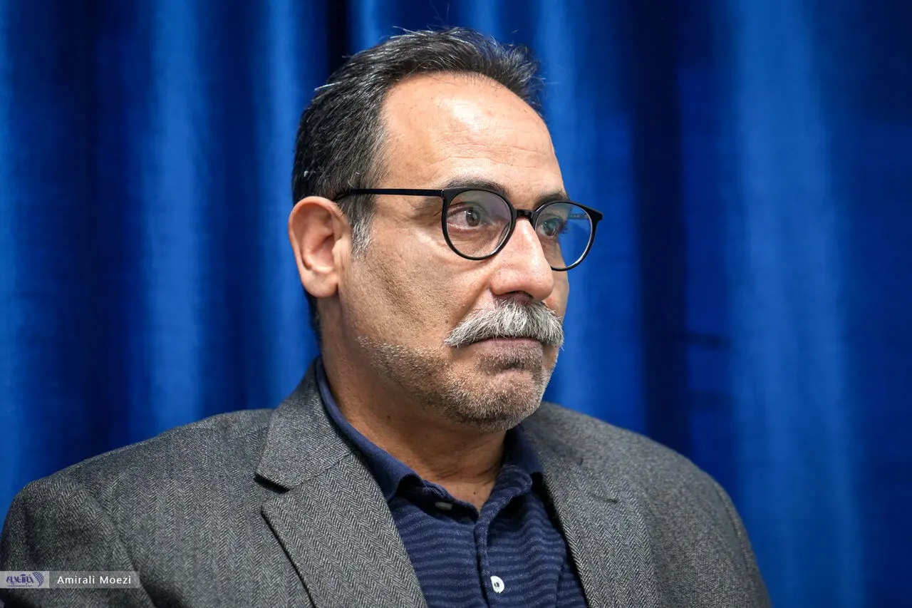 ما جایگاه‌مان را در خاورمیانه از دست داده‌ایم/ بازار هنر دنیا هم‌اکنون متمرکز بر جنبش‌های هنری عراق است/ حاضر نیستم گبه را با فرش دوره صفوی عوض کنم