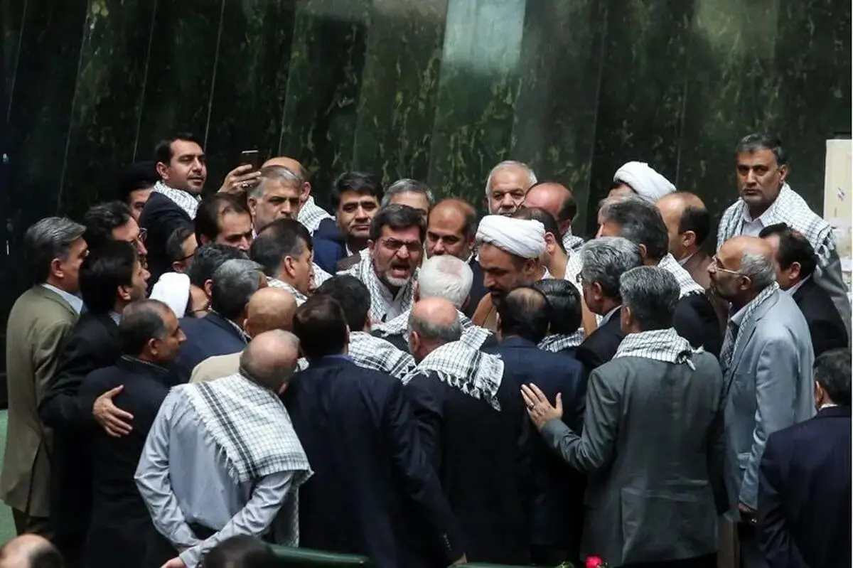 مجلس نشان داد در طرح «نفوذ» دنبال خاموش کردن صدای نخبگان است/ مجلس یواشکی دارد دست ساترا و صداوسیما را در پلتفرم ها بازتر می کند