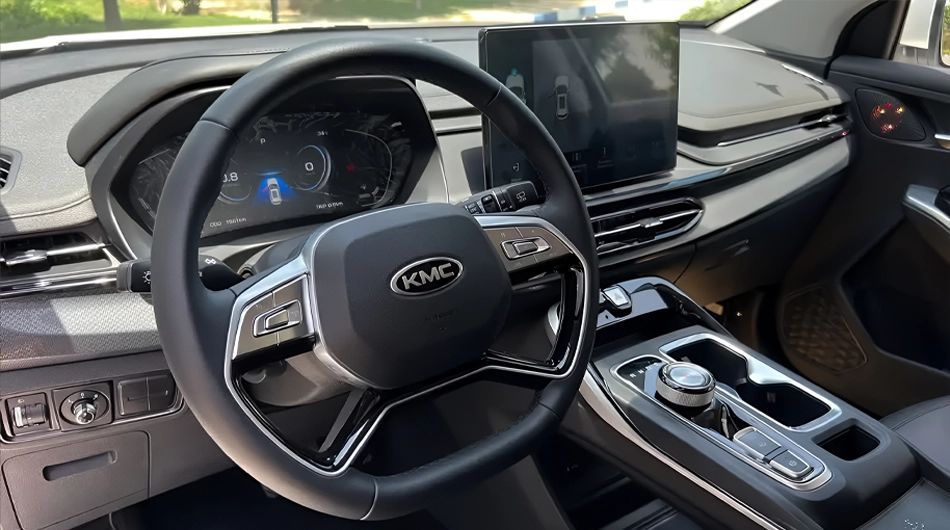 نمای داخلی کابین KMC X5