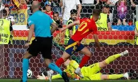 اسپانیا با شکست میزبان، به نیمه نهایی رسید