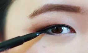 آموزش آسان و کامل آرایش چشم کره ای