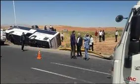 ۹ مصدوم در واژگونی اتوبوس