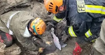  یک کارتن‌خواب بر اثر ریزش سقف حفره در دیواره کال در مشهد جان باخت/ عکس