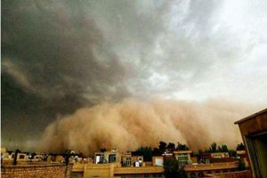 طوفان شدید شن در یزد/ ویدئو
