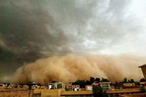 طوفان شدید شن در یزد/ ویدئو