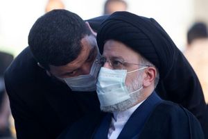 هشدار روزنامه جمهوری اسلامی به رئیسی: تا «دیر» نشده تیم اقتصادی و دیپلماسی را «تغییر» دهید