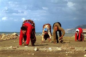 خانواده ای عجیب در ترکیه که چهار دست و پا راه می روند