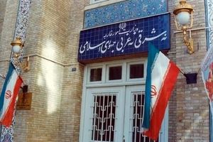 عده‌ای عشقِ دوربین می‌گویند چرا وزارت خارجه کار دیپلماسی می‌کند و برای چه یقه نمی‌گیرد؟!