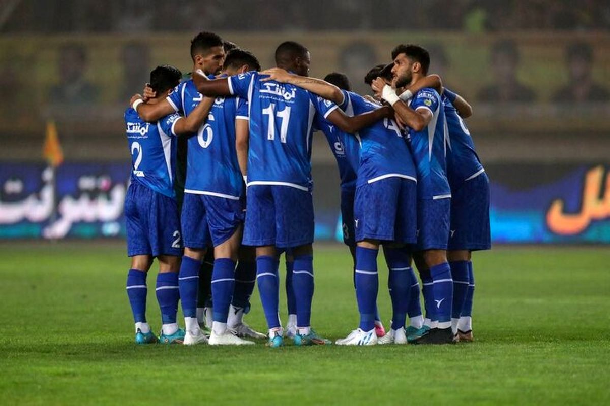 حاشیه‌های دیدار سپاهان-استقلال؛ درگیری بازیکنان، پرتاپ نارنجک و اعزام یک عکاس به بیمارستان