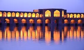پشت درِ مخفی پل خواجو چه می‌گذرد؟