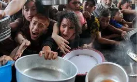 ازدحام برای دریافت غذا در غزه/ ویدئو

