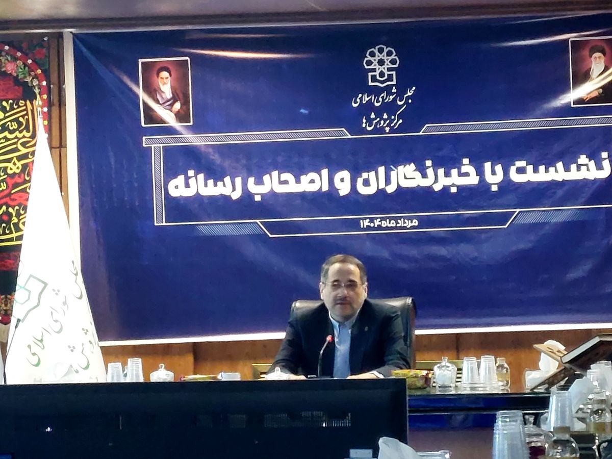 مرکز پژوهش های مجلس اعلام کرد: ناامنی شغلی و کمبود رفاه در صنف خبرنگاری 
