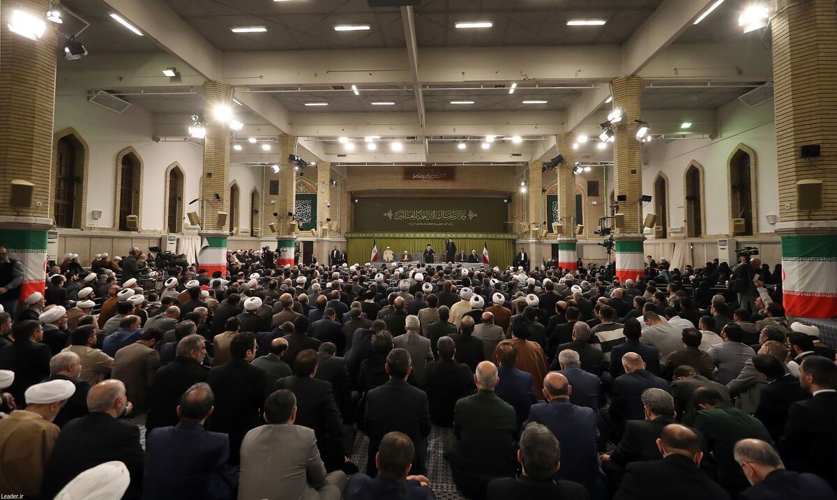 تیپ جدید محمود احمدینژاد با کت چرمی و لاکچری