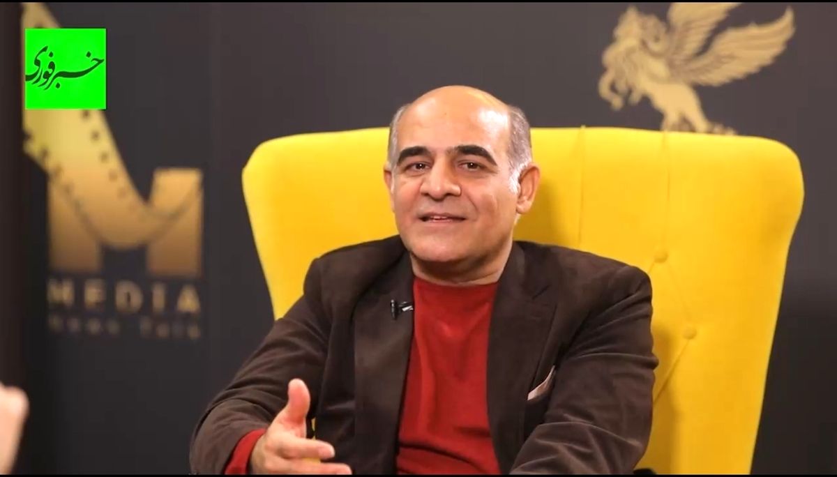 ایستاده در اتوبوس میخوابیدم/ صدایم مانع کارم بود