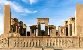 سفر به تاریخ؛ عکس دیده‌نشدۀ بزرگان عهد قاجار در «تخت جمشید»