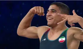 جشن و پایکوبی مردم مقابل خانه پدری رحمان عموزاد/ ویدئو