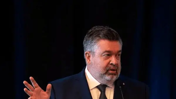 ترامپ یک مشاور ارشد خود را برکنار کرد
