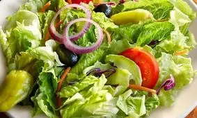 بهترین زمان برای خوردن سالاد؛ قبل یا بعد از غذا؟