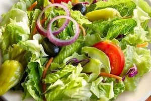 بهترین زمان برای خوردن سالاد؛ قبل یا بعد از غذا؟