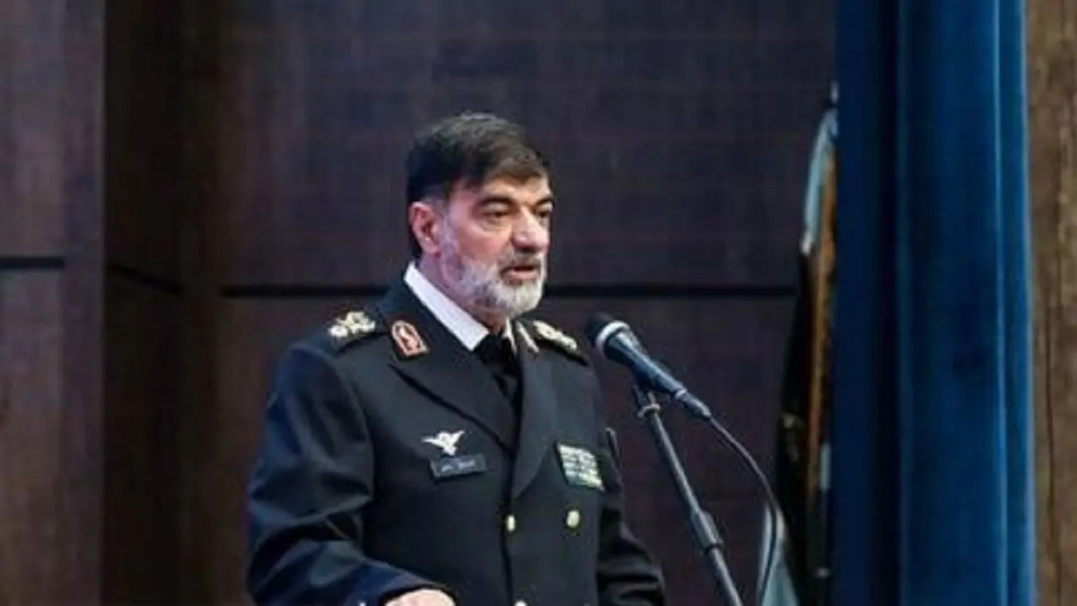  فرمانده کل انتظامی: امتیاز جایگاه‌داران متخلف سوخت باید لغو شود 