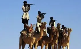  عمامه‌ به‌ سرهای شترسوار در خط مقدم نبرد با جهادی‌ ها/ تلفیق سنت و فناوری در مبارزه با تروریسم/ ویدئو

