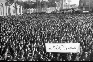 قیام ۳۰ تیر؛ کفن‌پوشانی که تاریخ را تغییر دادند / روزی که وحدت مردم کمر کودتا را شکست
