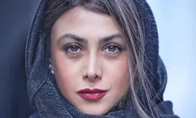 حکم دادگاه آزاده صمدی به دلیل کشف حجاب/ عکس

