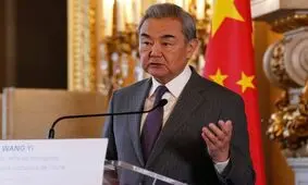 وزیر خارجه چین: تنگه هرمز هر چه سریعتر بازگشایی شود/ ایران و آمریکا اختلافات‌شان را از راه گفتگو حل‌وفصل کنند