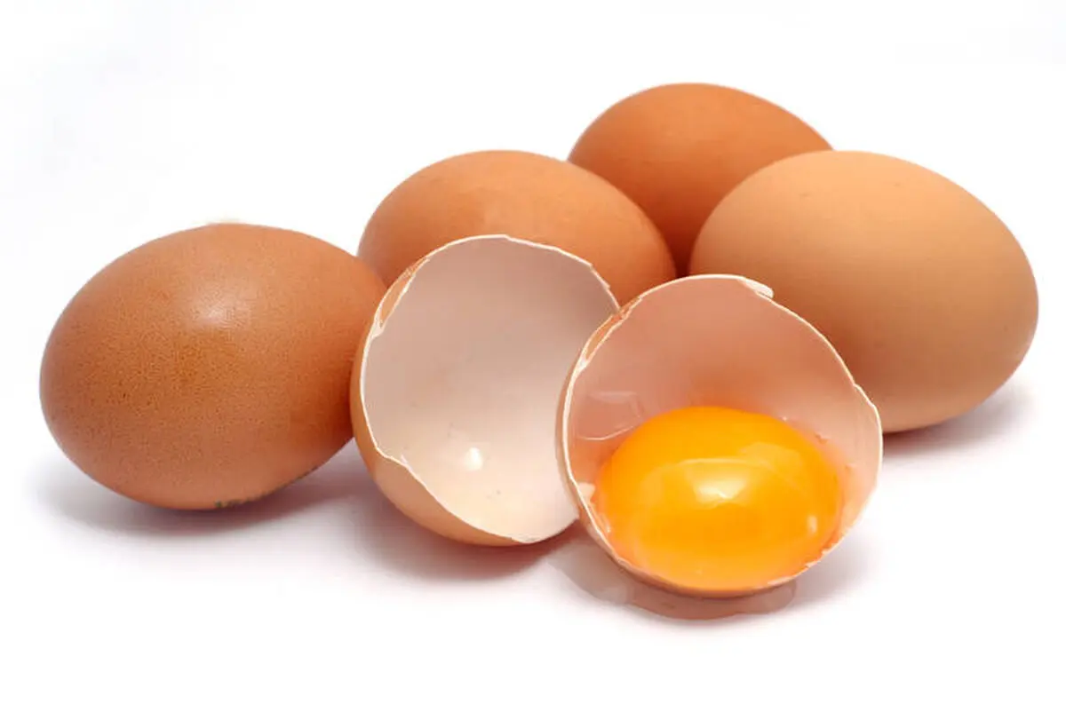 روش عجیب جداکردن زرده از سفیده تخم مرغ/ ویدئو