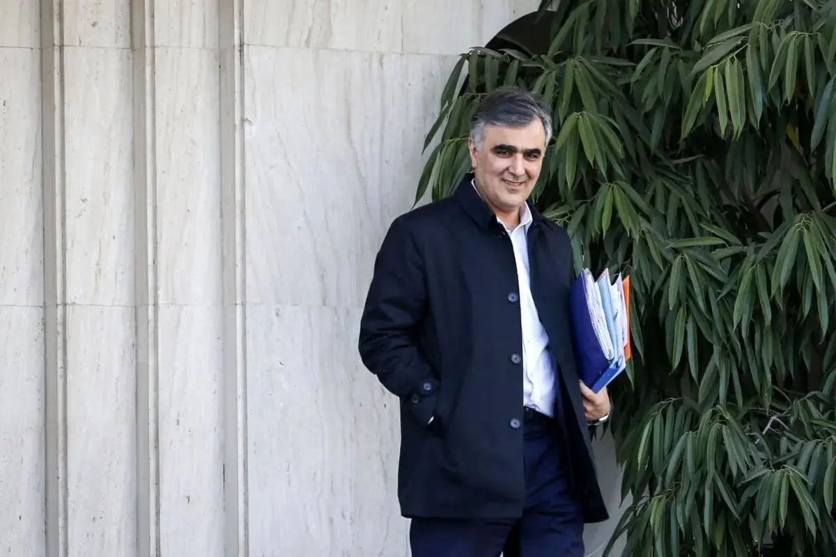 کارنامه فرزین: ۳ سال ۱۰۰ هزار تومان