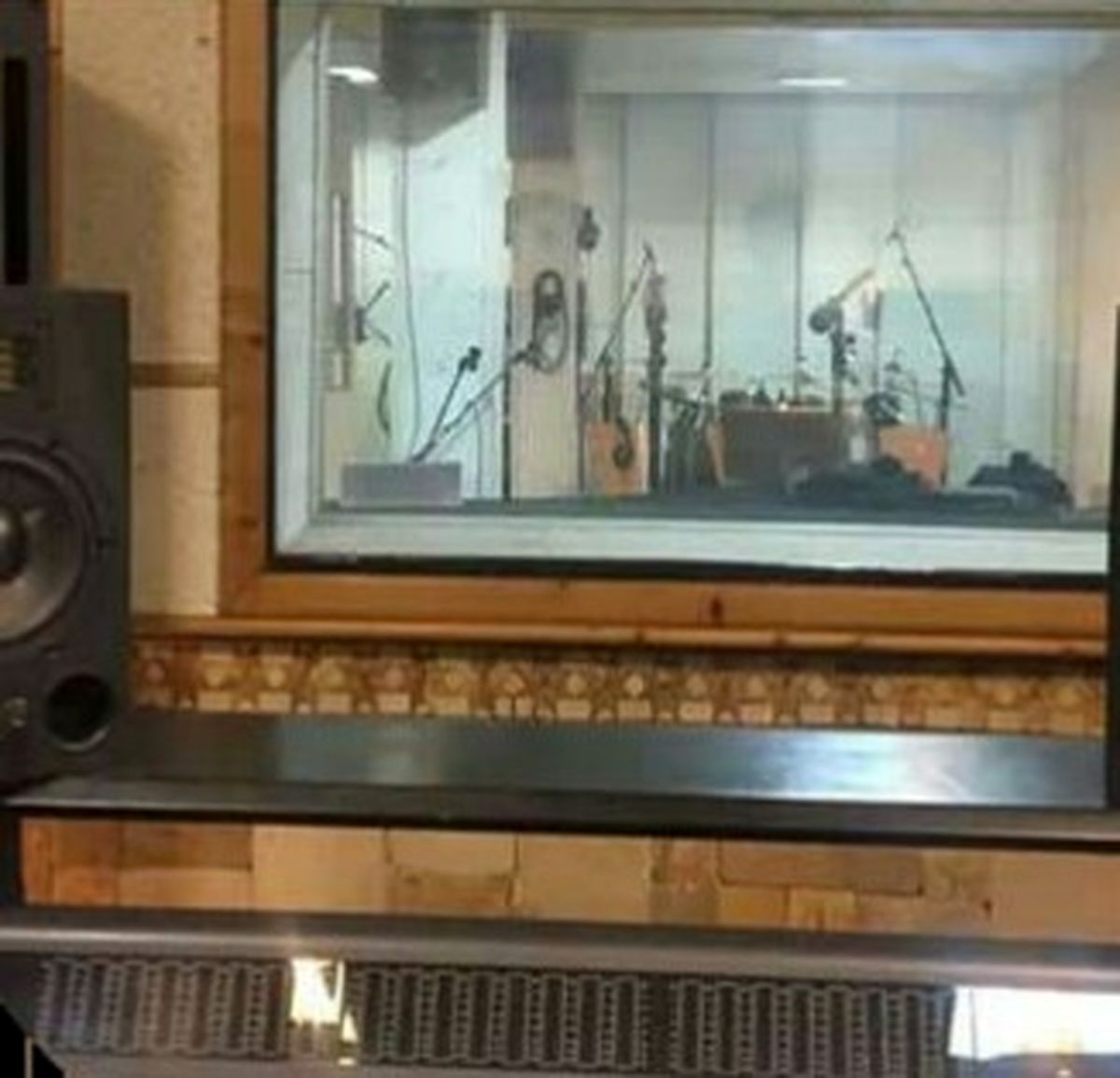 قدیمی‌ترین استودیوی موسیقی ایران تعطیل شد/ محل ضبط آثار گوگوش و داریوش + عکس
