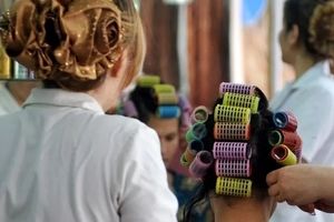  پایان کار آرایشگاه‌ های زنانه؛ ضربه طالبان به آزادی زنان افغانستانی/ ویدئو
