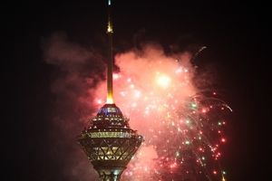 نورافشانی برج میلاد و برج آزادی/ تصویر
