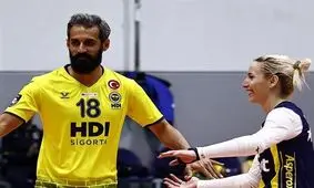 دیدار نمادین سعید معروف با تیم زنان فنرباغچه/ ویدئو