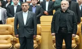 تصویری از پزشکیان و قائم پناه، ژ ۳ به دست در نبرد با تجزیه طلبان در سال ۱۳۵۸

