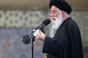 علم الهدی: مشکل آب با تجمع حل نمی شود؛ نزولات آسمانی کاهش یافته؛ در مقابل خدا که تجمع فایده ندارد؛ به جایش نماز باران بخوانید