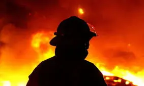 آتش‌سوزی در مشهد بر اثر انفجار/ ویدئو