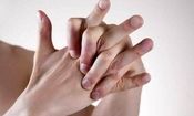 آیا شکستن قولنج منجر به آرتروز می‌شود؟