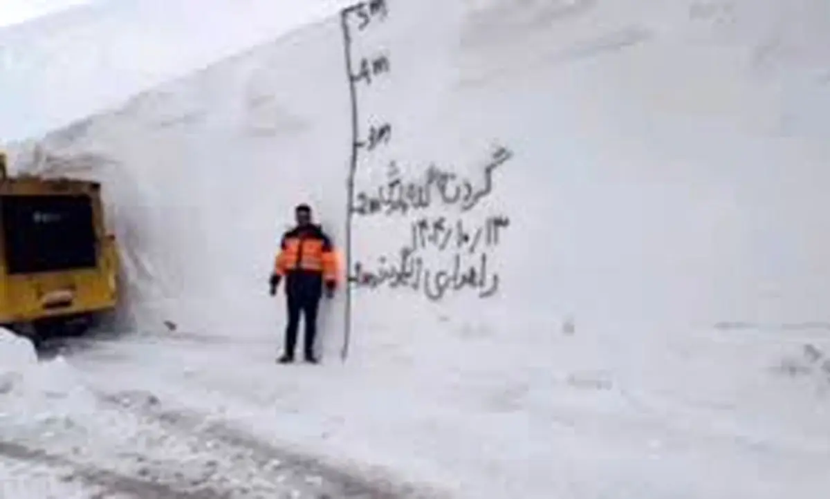ارتفاع ۵ متری برف در «گله‌بادوش» الیگودرز/ ویدئو