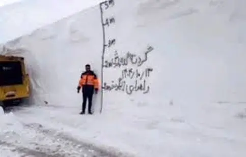 ارتفاع ۵ متری برف در «گله‌بادوش» الیگودرز/ ویدئو