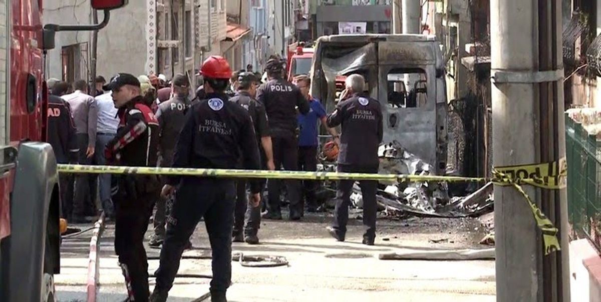 سقوط هواپیمای آموزشی در شهر بورسا ترکیه/ ویدئو