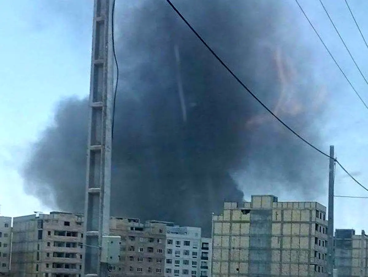 مهار حریق تریلی حامل سوخت در گمرک زاهدان؛ حادثه خسارت زیرساختی نداشت