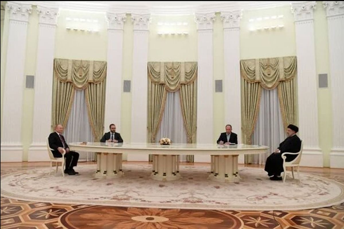 رئیس جمهور ایران در دیدار با پوتین: امیدواریم تلاش ها منجر به لغو تحریم‌ها شود/ پیام پوتین به رهبر ایران 